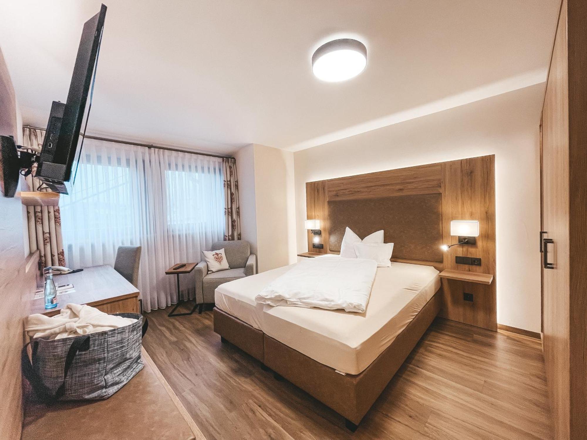 Hotel Badischer Hof بِبيراخ المظهر الخارجي الصورة